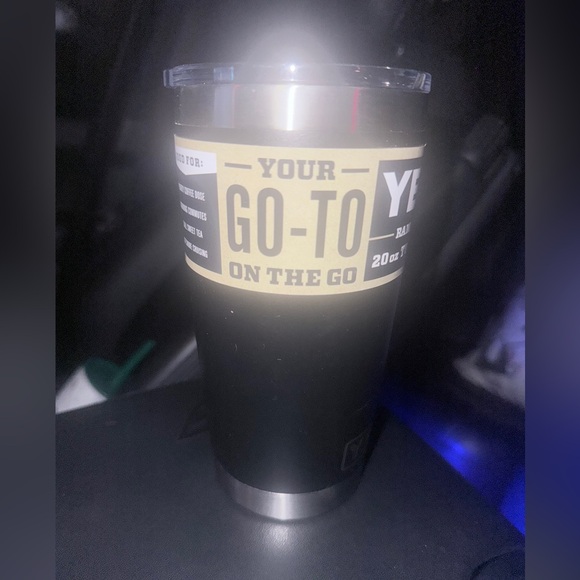 Yeti Rambler 20 oz Tumbler - Matte Black - Picture 6 of 7